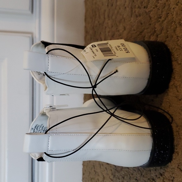 Girls MIA Girl Ellowin White Chelsea Boots Size 2 3 Glitter Midsoles Go-Go NWT - Picture 5 of 7